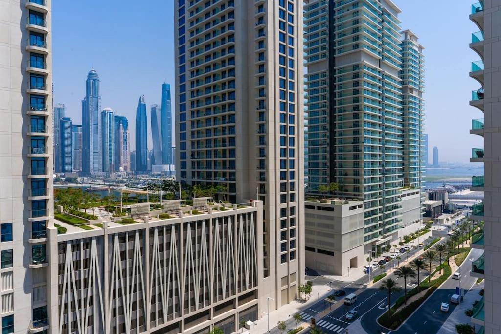 Beachfront L Stylish & Spacious L Fits 4 Apartment Dubai Exterior photo